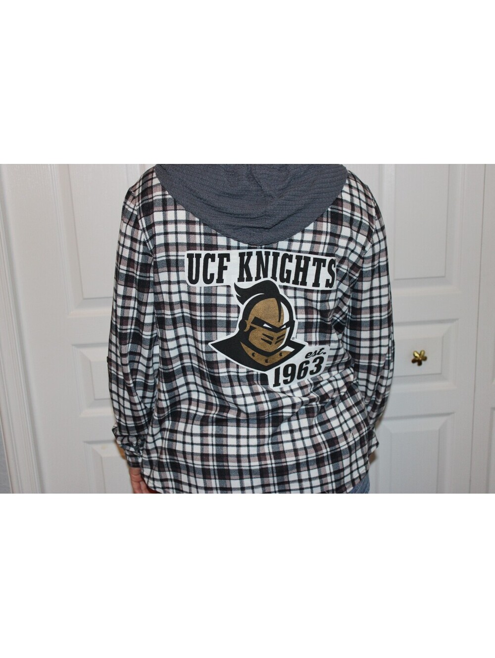 UCF Knights Plaid Hooded Button-Up Shirt. Size Medium